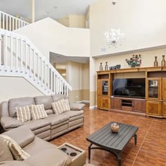 Family Home with Private Pool Near Disney