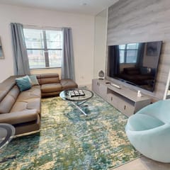 Spacious and Luxury 8 Bedrooms - Near Sea World