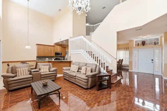 Family Home with Private Pool Near Disney