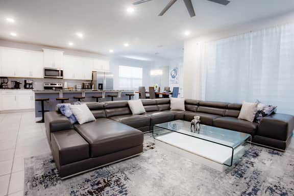 Mansion Style Solara House - 6 Bedrooms