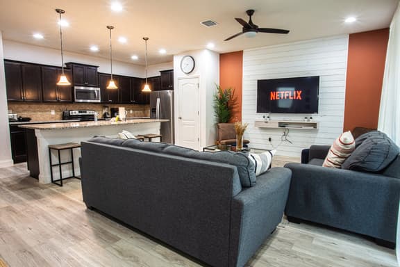 Luxury 5bd townhome | Gated Resort Community - Image 1