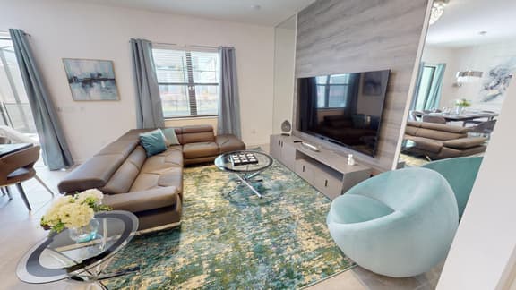 Spacious and Luxury 8 Bedrooms - Near Sea World - Image 1